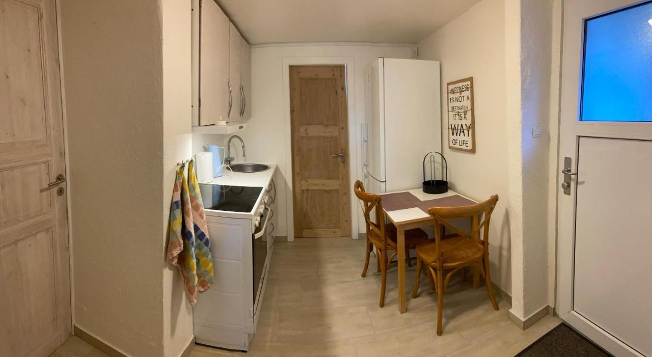 Vaerelse Med Eget Kokken Og Bad Apartment Есбер Екстериор снимка