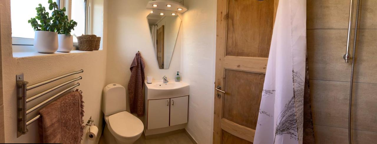 Vaerelse Med Eget Kokken Og Bad Apartment Есбер Екстериор снимка